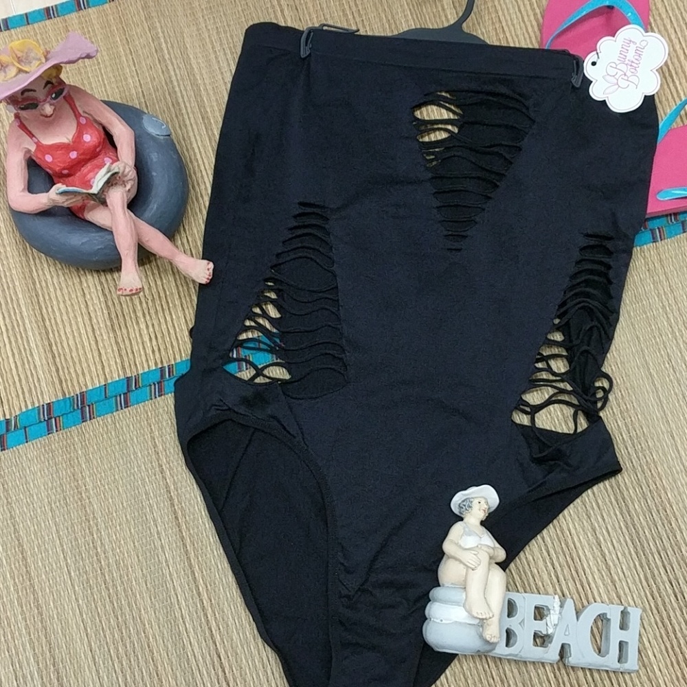 Sexy cut-out lace plus bodysuit MSRP$15 black